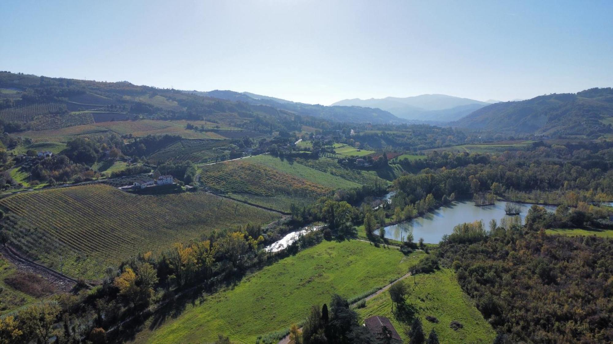 Ca' Vanello Apartment Borgo Tossignano Luaran gambar